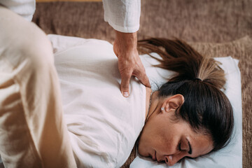 Shiatsu Massage. - 794753938
