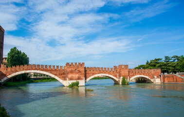 discovering the wonderful architecture of Verona, the beautiful Venetian city on the banks of the Adige river