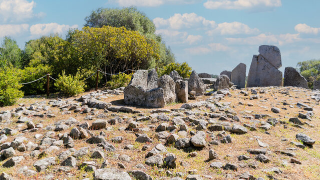 giants tomb of li lolghi arzachena and li muri necropolis