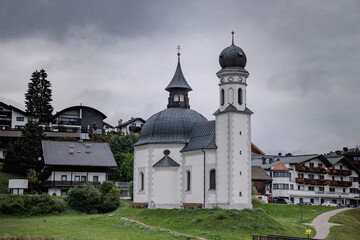 Fototapeta na wymiar Seekirchl Church in Seefeld on a Grey Day