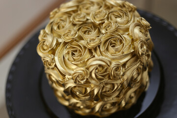 Gold birthday cake - Gold wedding cake