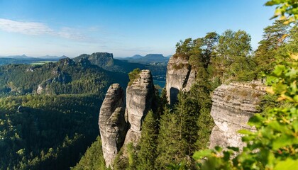 kletterfelsen wehlnadel basteibrucke und lilienstein im morgenlicht nationalpark sachsische schweiz deutschland - obrazy, fototapety, plakaty