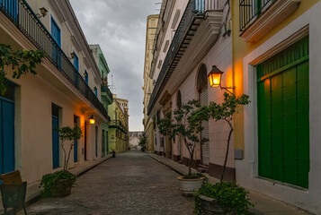 The Obispo Street is one of the most famous and traveled streets of Old Havana.