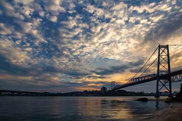 Fototapeta premium pôr do sol ponte Hercílio luz de Florianopolis Santa Catarina Brasil Florianópolis