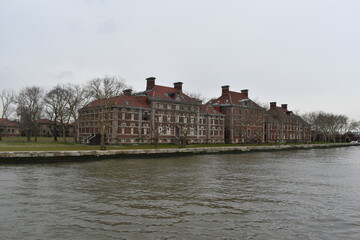 Fototapeta premium houses on the river bank