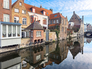 Fototapeta na wymiar Belgium historic building view famous place to tourism, Bruges, Belgium historic canals at daytime