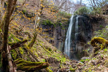 春の有明の滝（北海道札幌市清田区有明）
