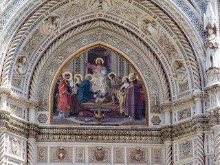 Obraz premium Central portal lunette mosaic (by Niccolo Barabino), “Christ Enthroned with Mary and St. John the Baptist”, Santa Maria del Fiore, Florence