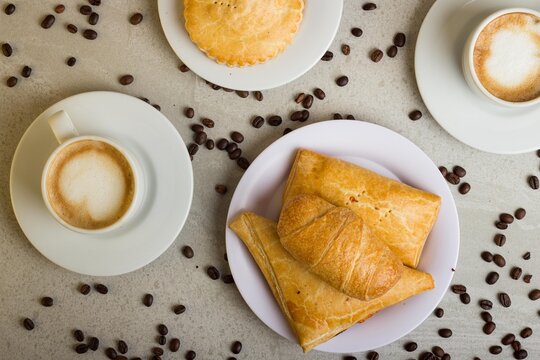 mesa de desayuno, cafe, pan 