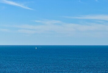 Horizontal lines between sea and sky
