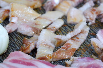 豚の三枚肉の焼き肉、韓国焼肉のサムギョプサル
