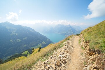 The ridge hike “Klingenstock – Fronalpstock” is a very beautiful hike in central Switzerland. 