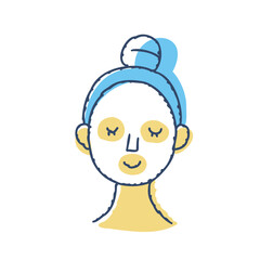 フェイスパックをする女性