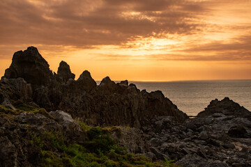 Fototapeta premium 沖永良部島の夕景, 奇岩群, 