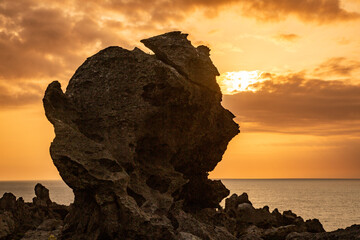 沖永良部島の夕景, 奇岩群, 