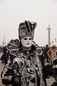 maschera veneziana primo piano 