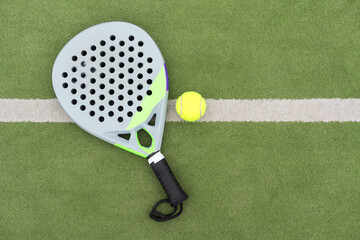  paddle rackets on the playing court - 796339710