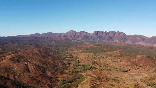 Wilpena Pound scenic aerial landing in Flinders Ranges of South Australia – 4k.
