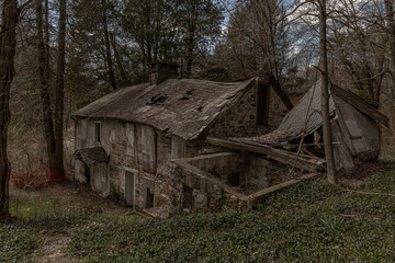 Fototapeta na wymiar Abandoned house in the Delaware Water Gap National Recreation AreaA