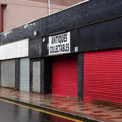 The front of an antiques and collectables market building