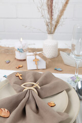 Gedeckter Tisch zu Kommunion, Taufe, Firmung, Konfirmation, Hochzeit oder Geburtstag