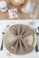 Gedeckter Tisch zu Kommunion, Taufe, Firmung, Konfirmation, Hochzeit oder Geburtstag