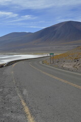 Estrada pelo Deserto do Atacama