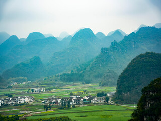 Fototapeta na wymiar Wanfenglin, Xingyi, Guizhou