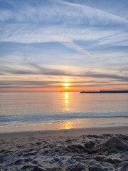Obraz premium sunset, sky, water, sun, sunrise, sea, landscape, lake, nature, clouds, ocean, cloud, beach, dusk, evening, beautiful, reflection, blue, orange, horizon, summer, dawn, calm, sunlight, light