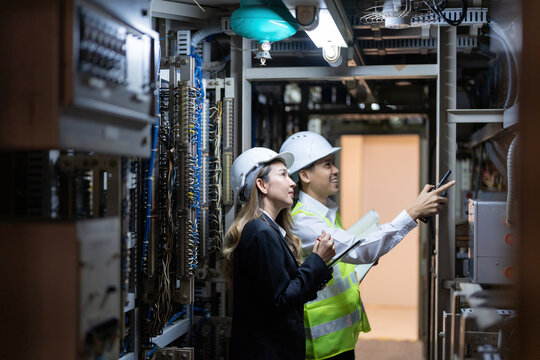 At the forefront of the energy industry, power plants are hubs of innovation where male and female engineers collaborate to meet the world's growing energy needs sustainably.