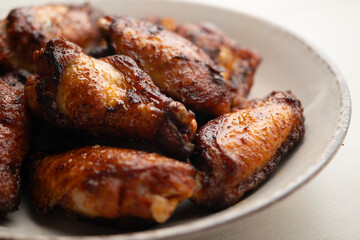 Chicken wings marinated with spices in an American restaurant.