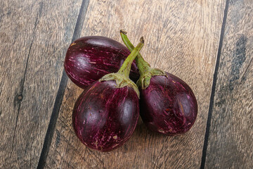 Raw smal asian baby eggplant - 796901130