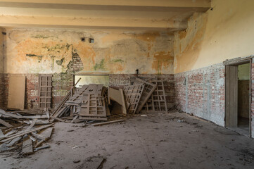 Room of a historic deserted building.
