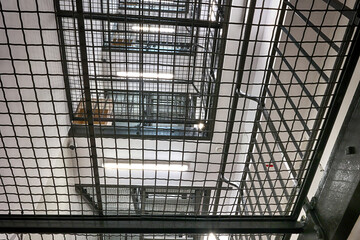 Stalowa konstrukcja z kratownicy na schody © FotoDax