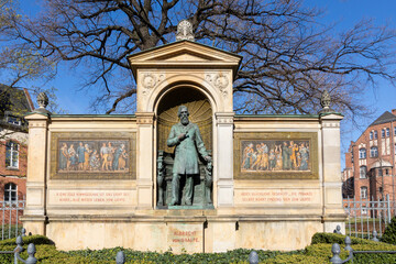 statue of Albrecht von Graefe, a famous eye doctor in the charite hospital in Berlin