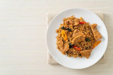Naklejka premium pork fried rice with herbs