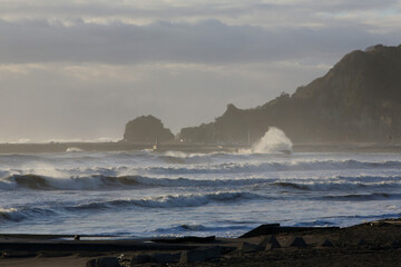 荒れ狂う海岸線