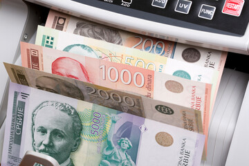 Serbian dinar in a counting machine - obrazy, fototapety, plakaty