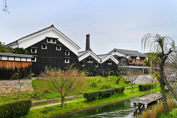 酒蔵が連なる京都市伏見 濠川の春景色