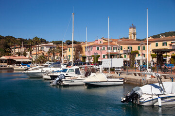 Italia, Toscana, Livorno, Isola d'Elba. Il porto di Porto Azzurro.
