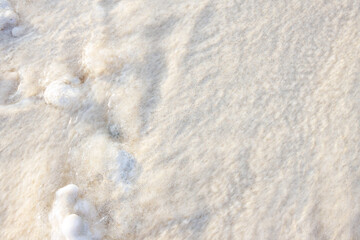 朝の阿嘉島、前浜（メーヌハマ）ビーチ。
最高に美しい白砂のビーチ。
サンゴが砕けてできた砂である。
場所によっては塊のサンゴの残骸が集まっていて、踏みしめるとソーダが弾けるようなシュワシュワとした金属質の高周波の美しい音がする。
日本国沖縄県島尻郡慶良間諸島の阿嘉島にて。
2021年4月28日撮影。
Menuhama Beach, Aka Island in the morning.
The mo