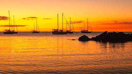 Coucher de soleil à la plage de Grande Anse aux trois îlets en Martinique, Antilles Françaises.