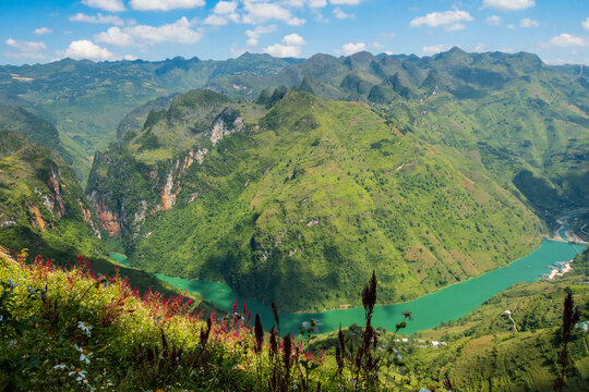 Trekking above the Nho Que River and Tu San Canyon, Ma Pi Leng, Ha Giang, Vietnam