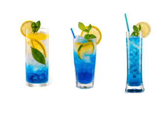 cocktail with ice and lime