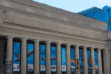 Naklejka premium exterior facade and mural banner of Union Station Toronto located at 65 Front Street West
