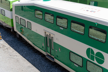Obraz premium Go Transit trains stationary in Toronto, Canada (along Front Street West)