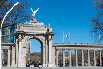 Obraz premium rear or west facing side of Princes' Gates, a historical landmark, at the eastern most entrance to Exhibition Place in Toronto, Canada