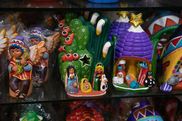 Little ceramic figurines Peruvian handicrafted Souvenirs