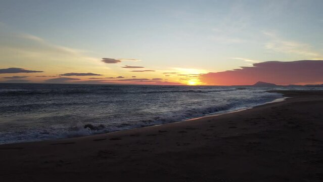 Amanecer en la Playa de Xeraco, para&iacute;so mediterr&aacute;neo (Valencia-Espa&ntilde;a)