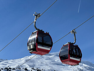 Rothornbahn 1 (Canols-Scharmoin) 8pers. Gondola lift (monocable circulating ropeway) or 8er...